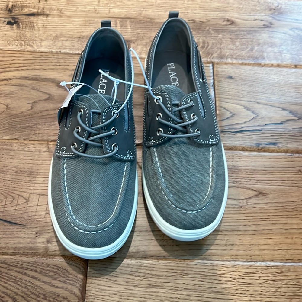 Children’s Place Youth Boat Shoes NWT Size 4Y